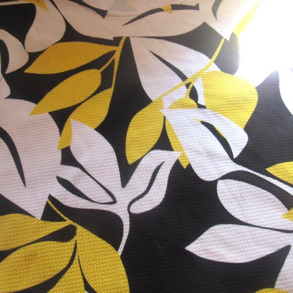 Tan Jay Yellow, Black and White Sleeveless Top, Petite, Size L, NWT. E1113 - Picture 2 of 5